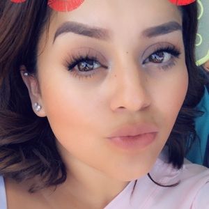 Meet your Posher, Cynthia